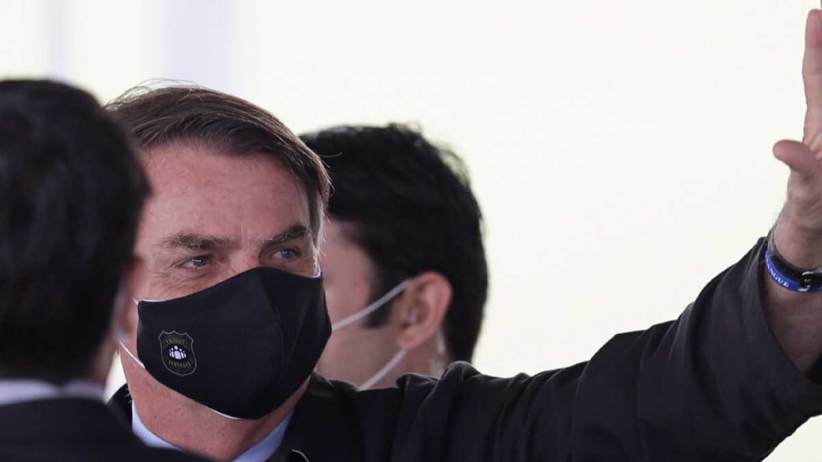 Immagine di Bolsonaro s'è preso il Covid
