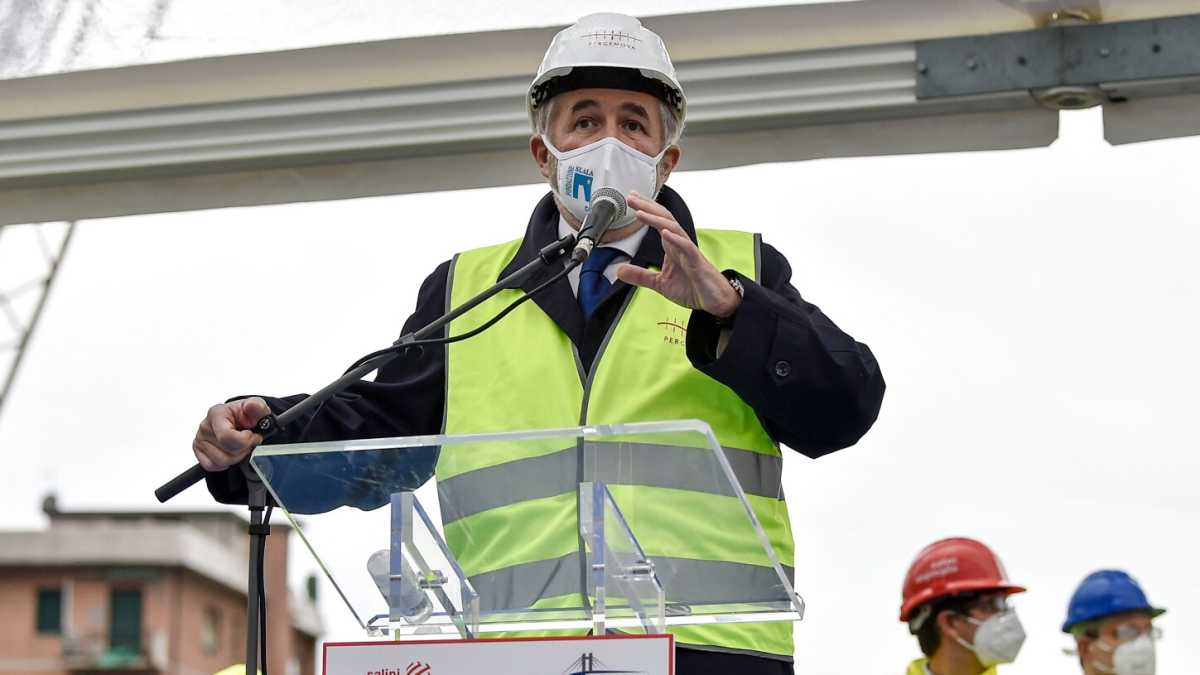 Immagine di "Da un mese chiedevo risposte al governo. Ma il ponte lo riconsegno ai genovesi". Parla Bucci