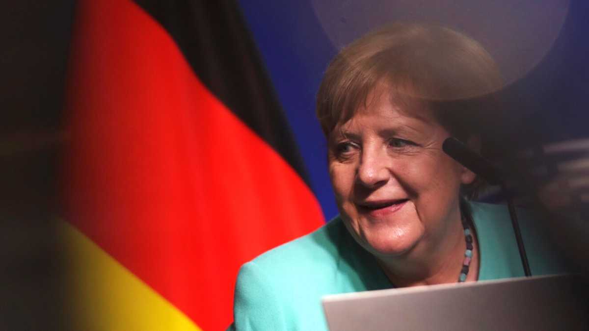 Immagine di Merkel si carica l'Ue sulle spalle