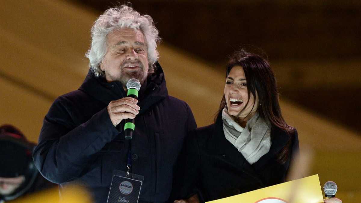 Immagine di Beppe Grillo dimissiona Virginia Raggi