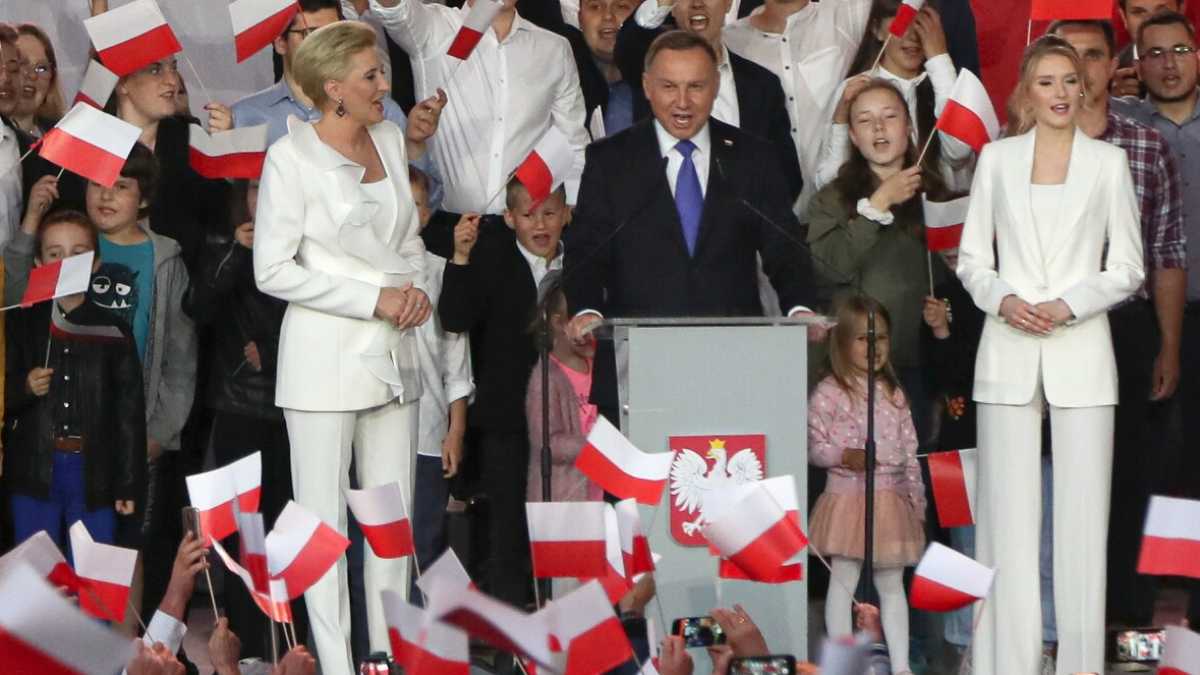 Immagine di 500 mila polacchi sanciscono la rielezione di Duda