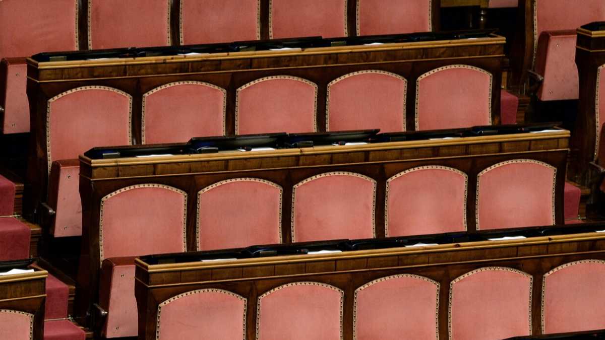 Immagine di La curva dei contagi scende, quella dei dpcm sale, avvertono i giuristi
