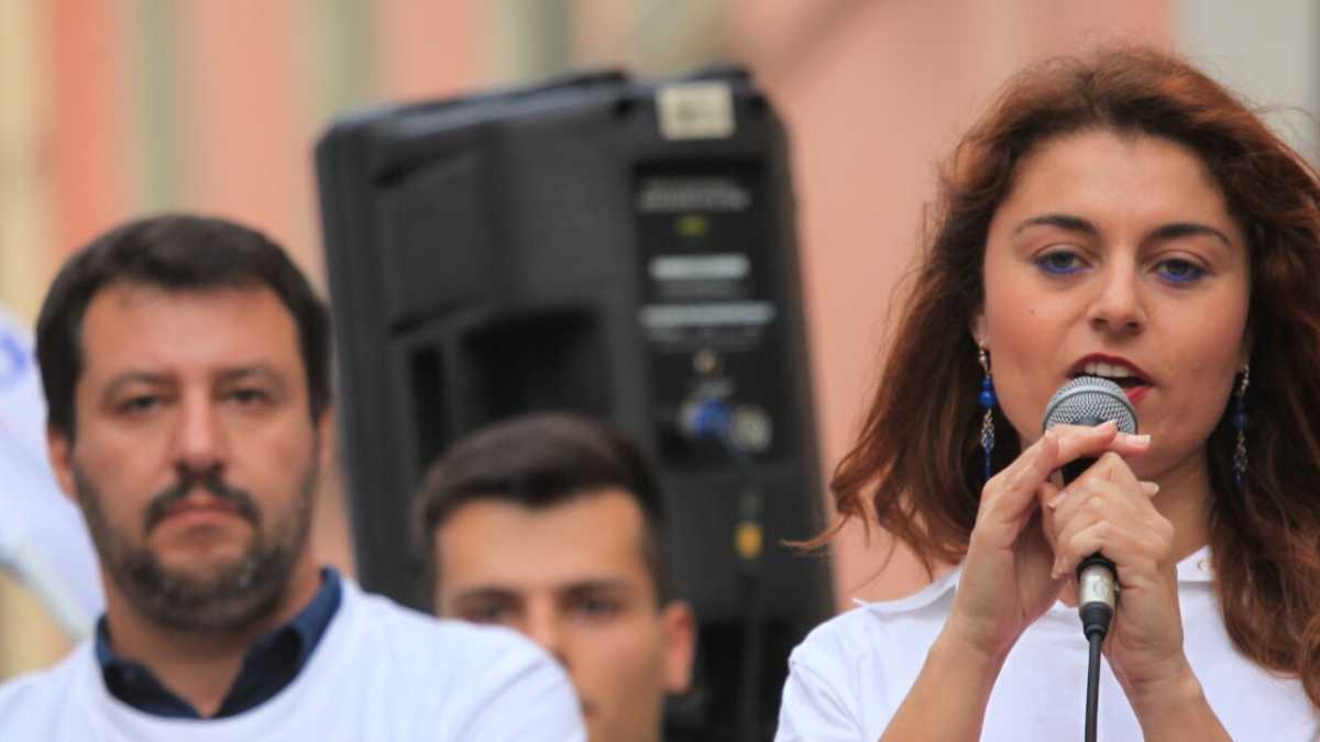 Immagine di Chi è Susanna Ceccardi, la candidata della Lega alle regionali in Toscana