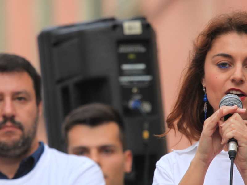 Susanna Ceccardi e Matteo Salvini durante un comizio a Cascina (foto LaPresse)