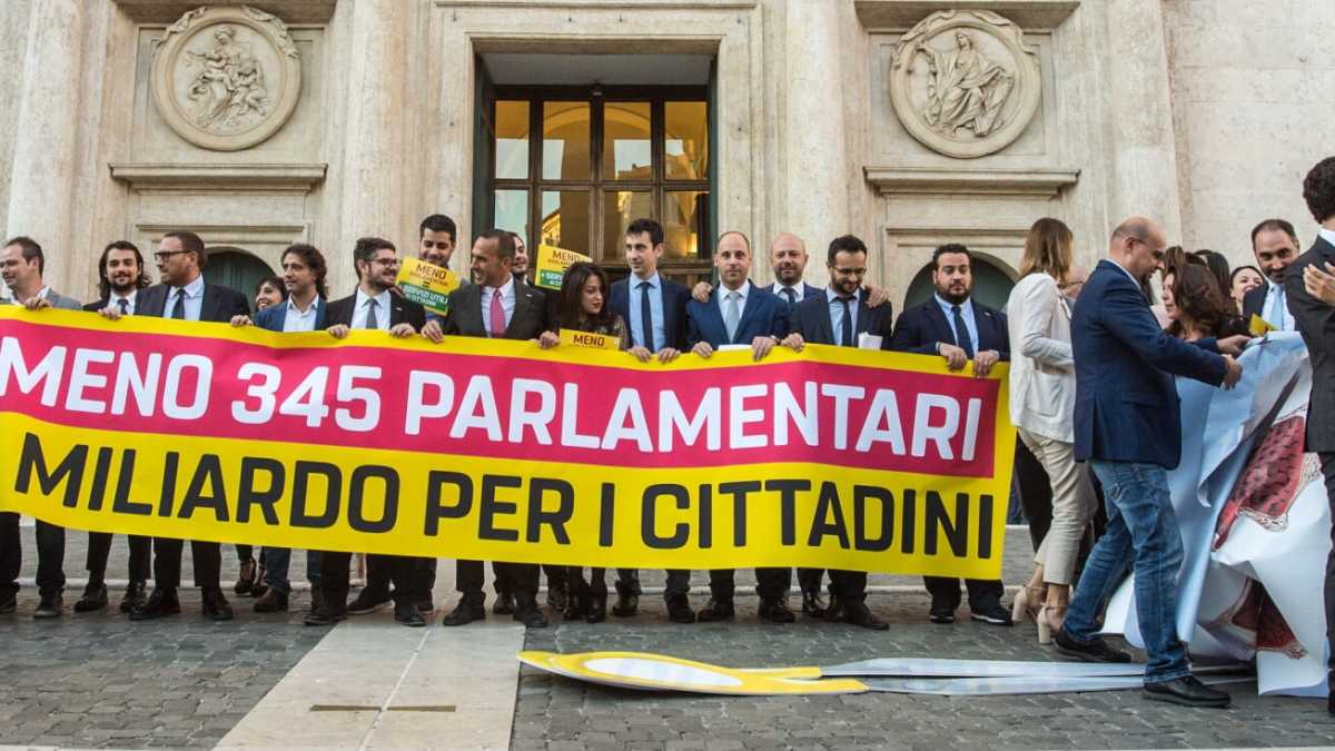 Immagine di Il lavoro che serve al governo, il taglio dei parlamentari che non è tabù