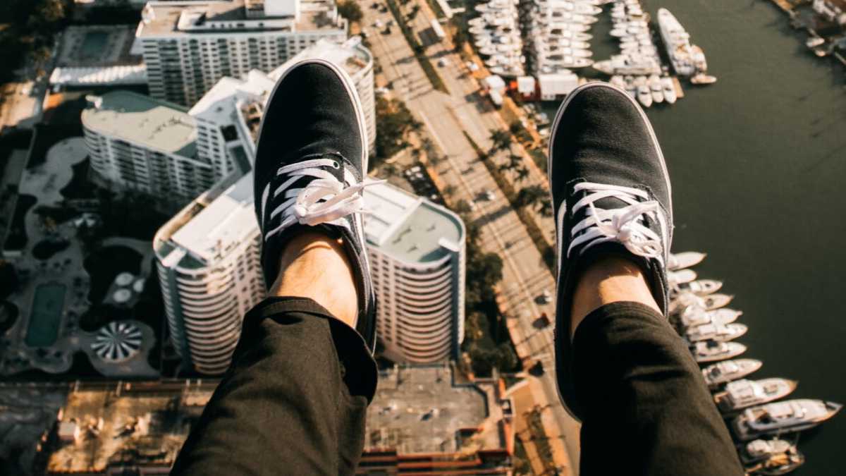 Immagine di Instagram, i selfie e le stories. Bernhard aveva capito tutto nel 1986