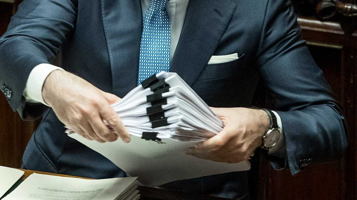 Immagine di Semplificare con 155 decreti attuativi. Ahi