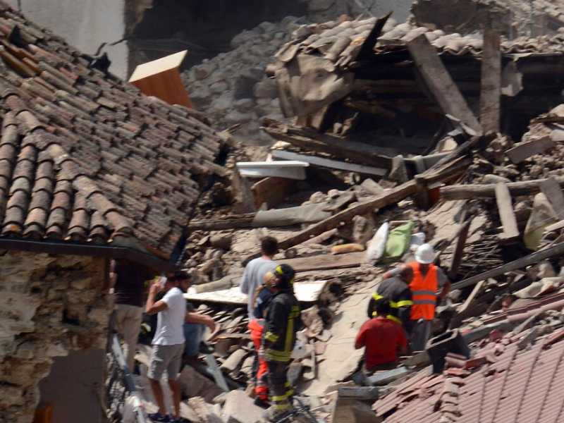 La prima scossa si è avuta il 24 agosto 2016 alle 3.36, con epicentro lungo la Valle del Tronto (foto LaPresse)