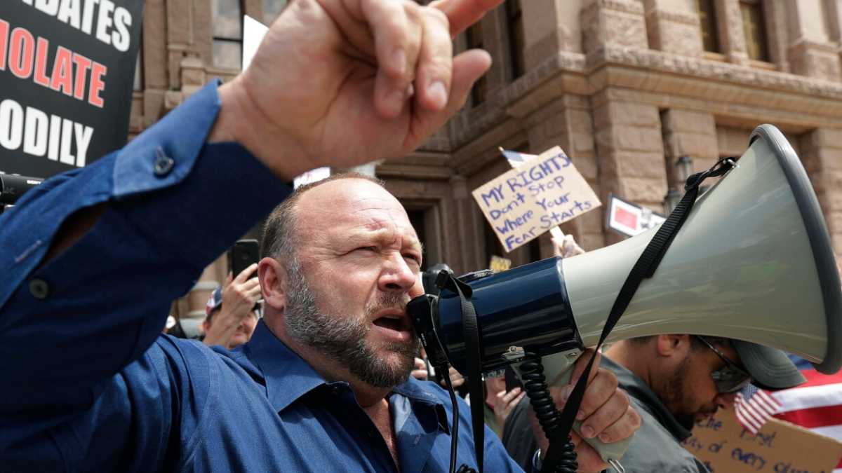 Immagine di Gli amici di Trump, tra vittimismo, ideologia e ignoranza