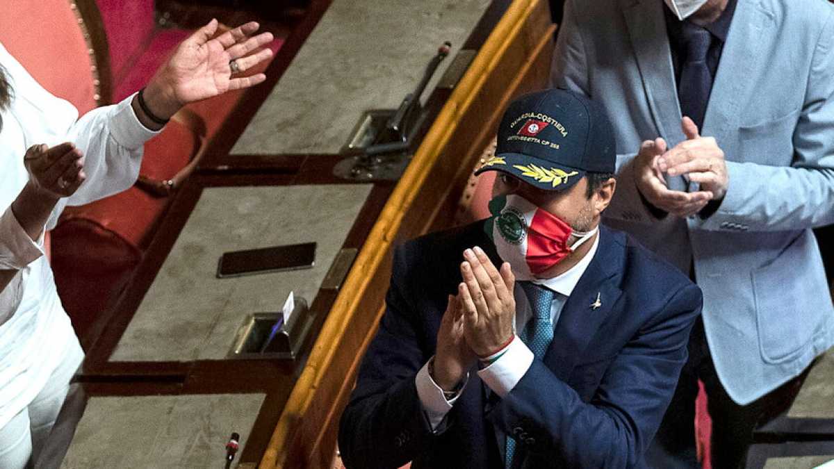 Immagine di Salvini a processo e l'aggressività di Trump
