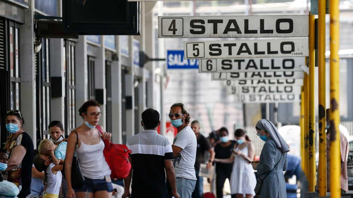 Immagine di Nel Lazio test sierologici per gli arrivi dai paesi dell'est. Ma solo in autobus