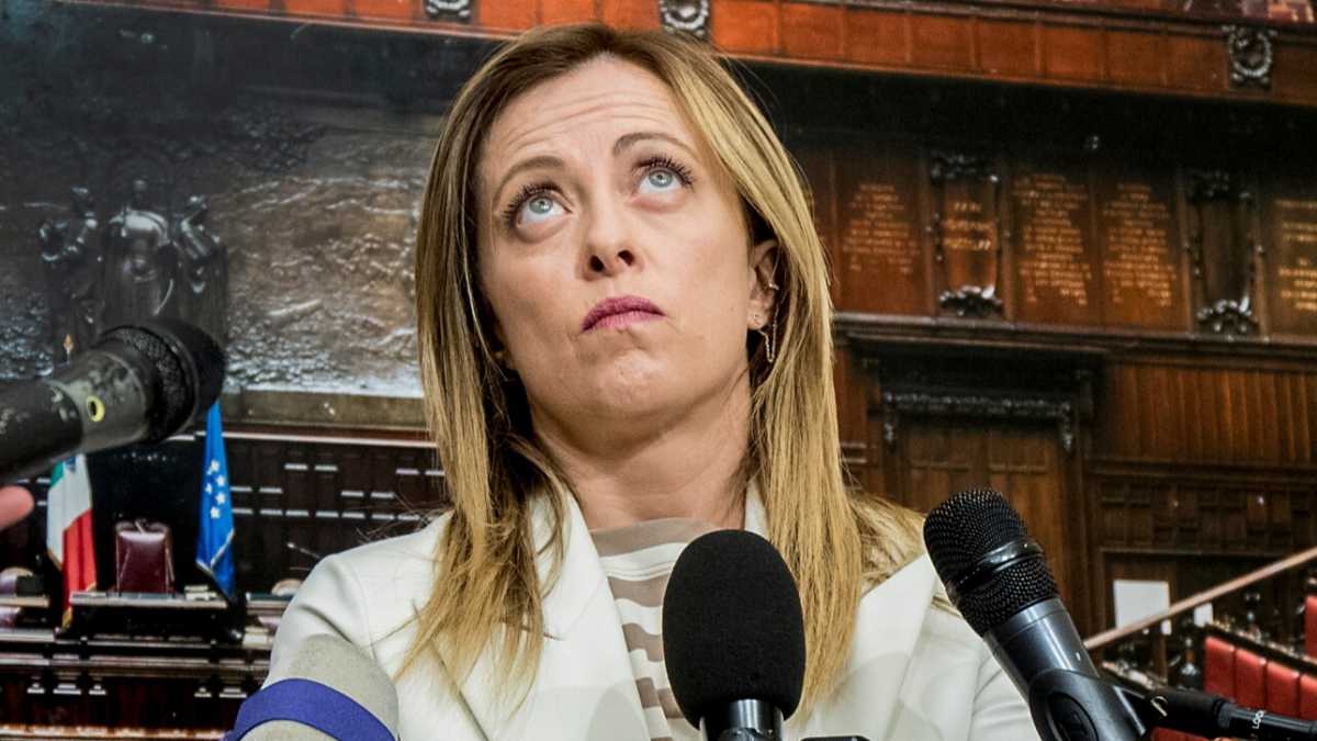 Immagine di La linea dritta, ma storta, di Meloni
