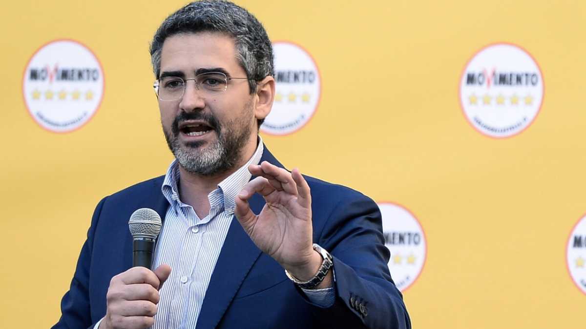 Immagine di Perché il caso Parisi rischia di diventare presto il caso Fraccaro