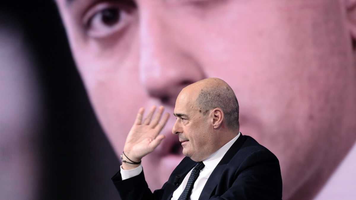 Immagine di Mes, alleanze, vitalizi. Così il Pd rischia di scivolare sulle crisi d'identità grilline
