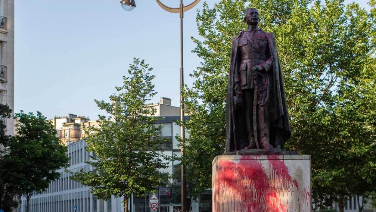 Immagine di Intellettuali francesi a difesa dei monumenti