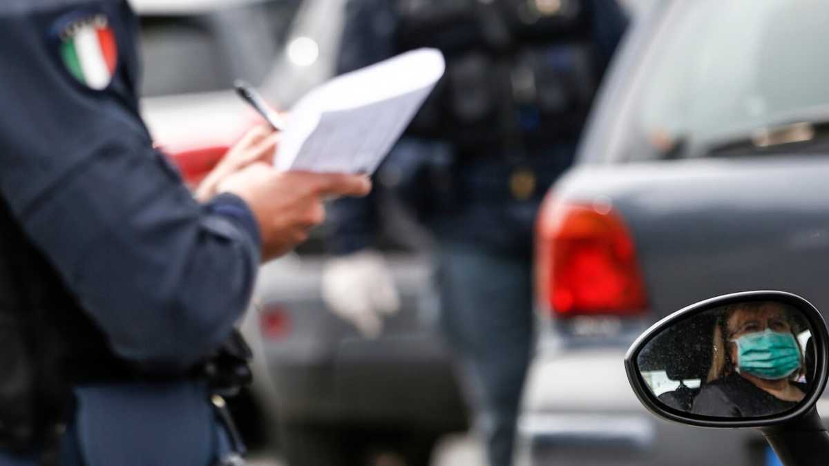 Immagine di Il paese fondato sull'autocertificazione