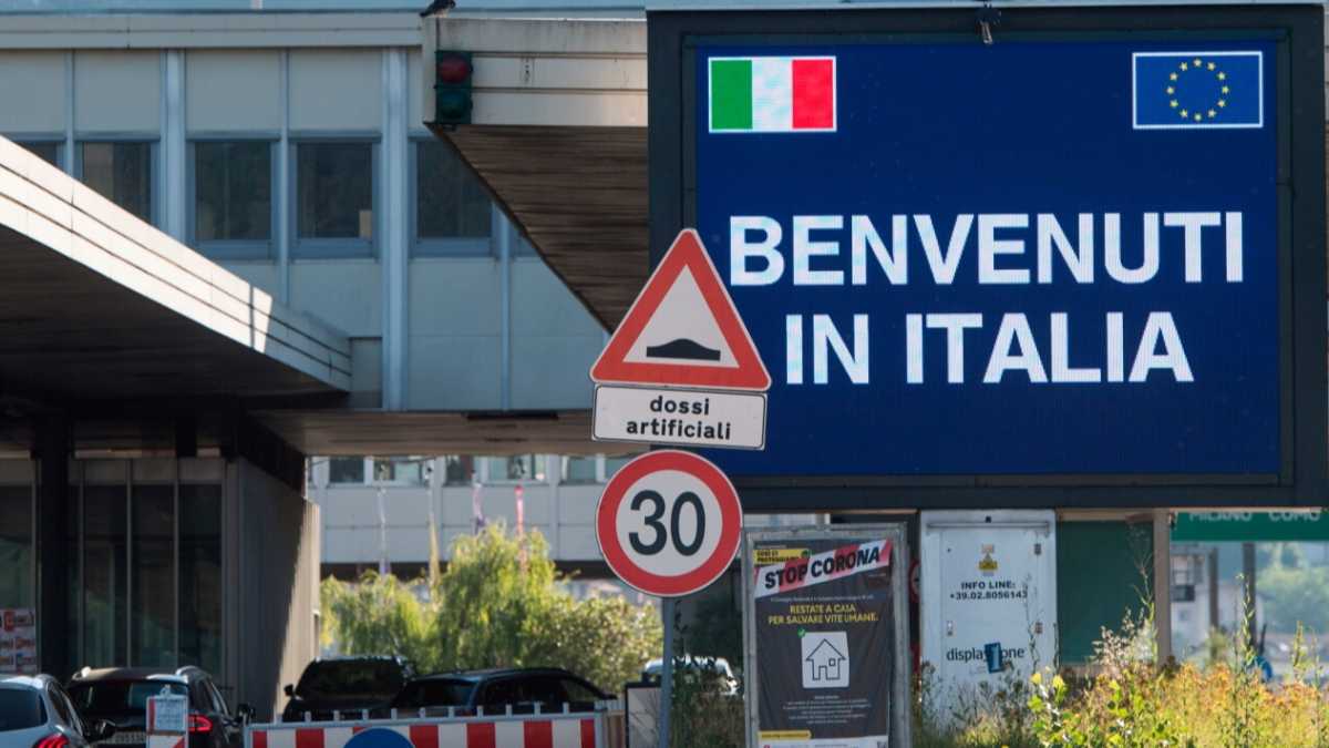 Immagine di Ognuno fa da sé la riapertura dei confini (anche l’Italia) e l’Ue rinuncia al coordinamento