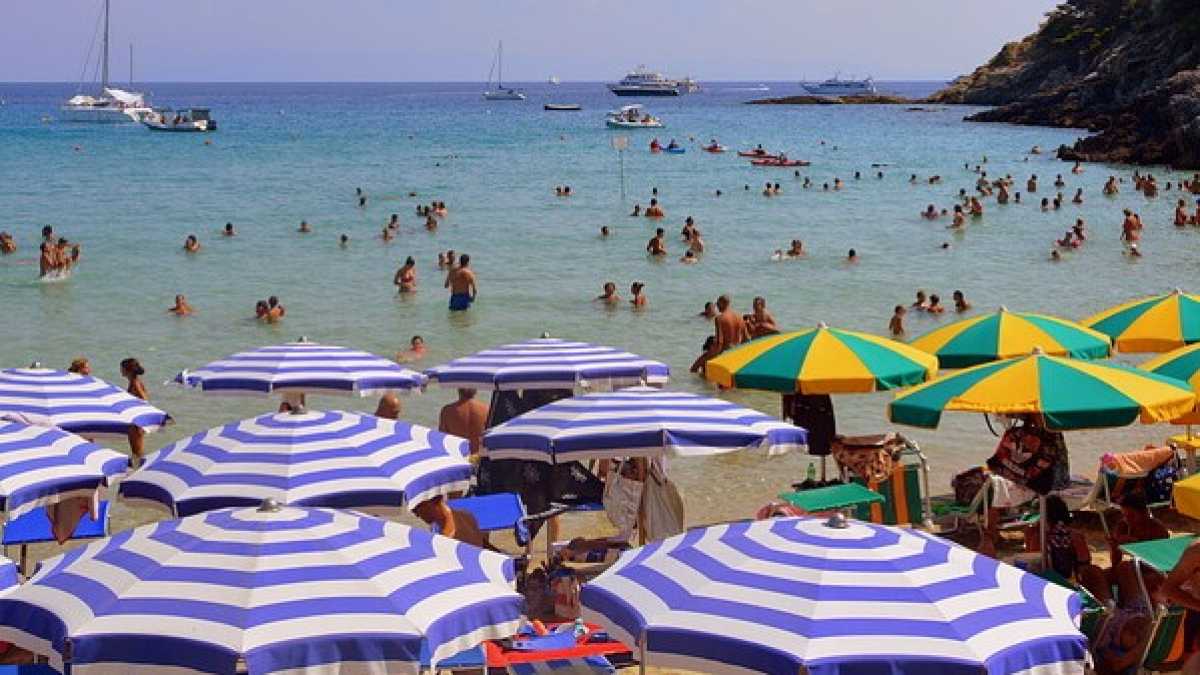Immagine di La vera vocazione dei pugliesi è fare i camerieri