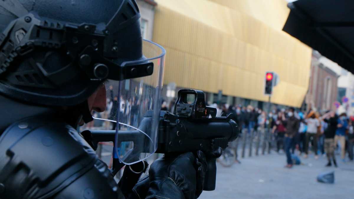 Immagine di Macron ha chiesto di riformare la polizia francese