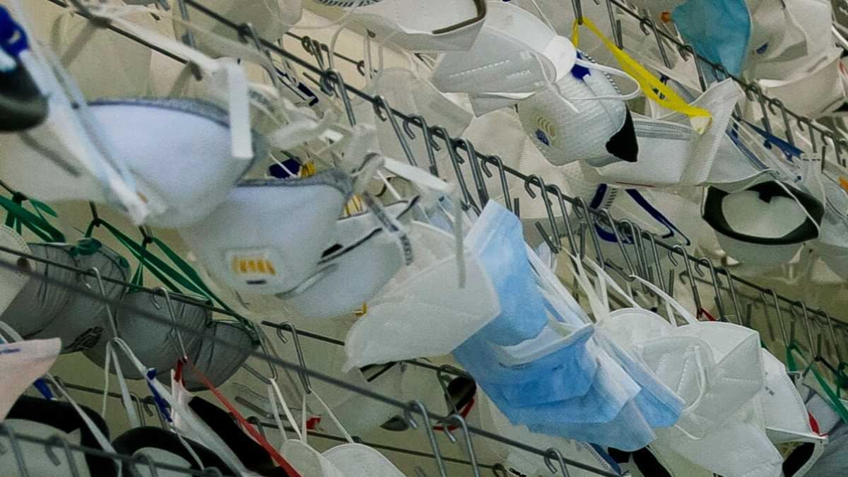 Immagine di Commissario, giù la mascherina