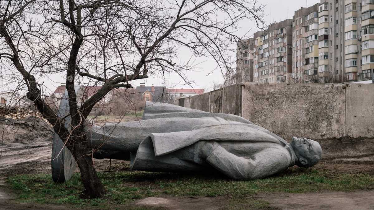 Immagine di Le 5.500 statue di Lenin buttate giù