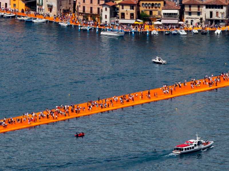 L'opera &ldquo;Floating Piers&rdquo; realizzata da Christo sul lago d'Iseo nel 2016 (foto LaPresse)