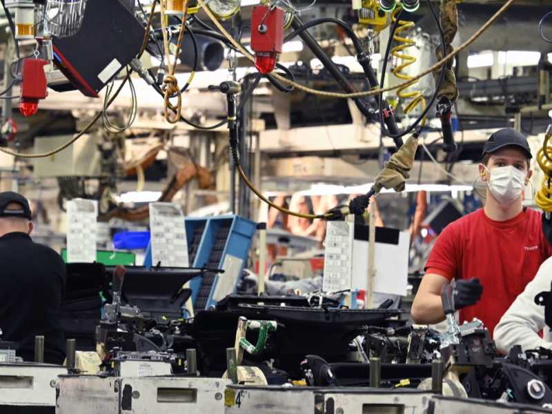 Tagliare le tasse su lavoro e produzione