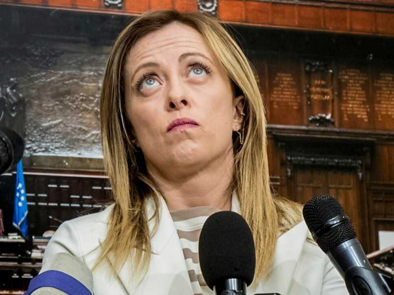 La linea dritta, ma storta, di Meloni