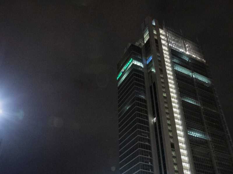 Il grattacielo Intesa SanPaolo a Torino (foto LaPresse/Nicol&ograve; Campo)