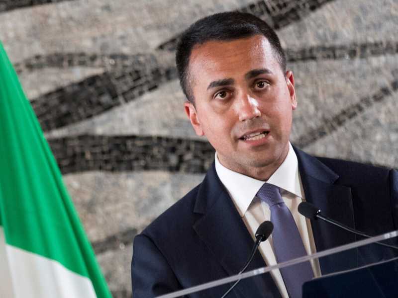 Di Maio nello stretto