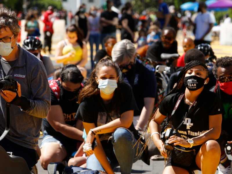 Una manifestazione di protesta sabato scorso a Washington, vicino alla Casa Bianca (foto LaPresse)