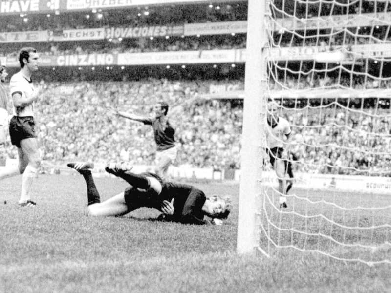 Il gol di Rivera per il definitivo 4-3 alla Germania (foto Archivio LaPresse)