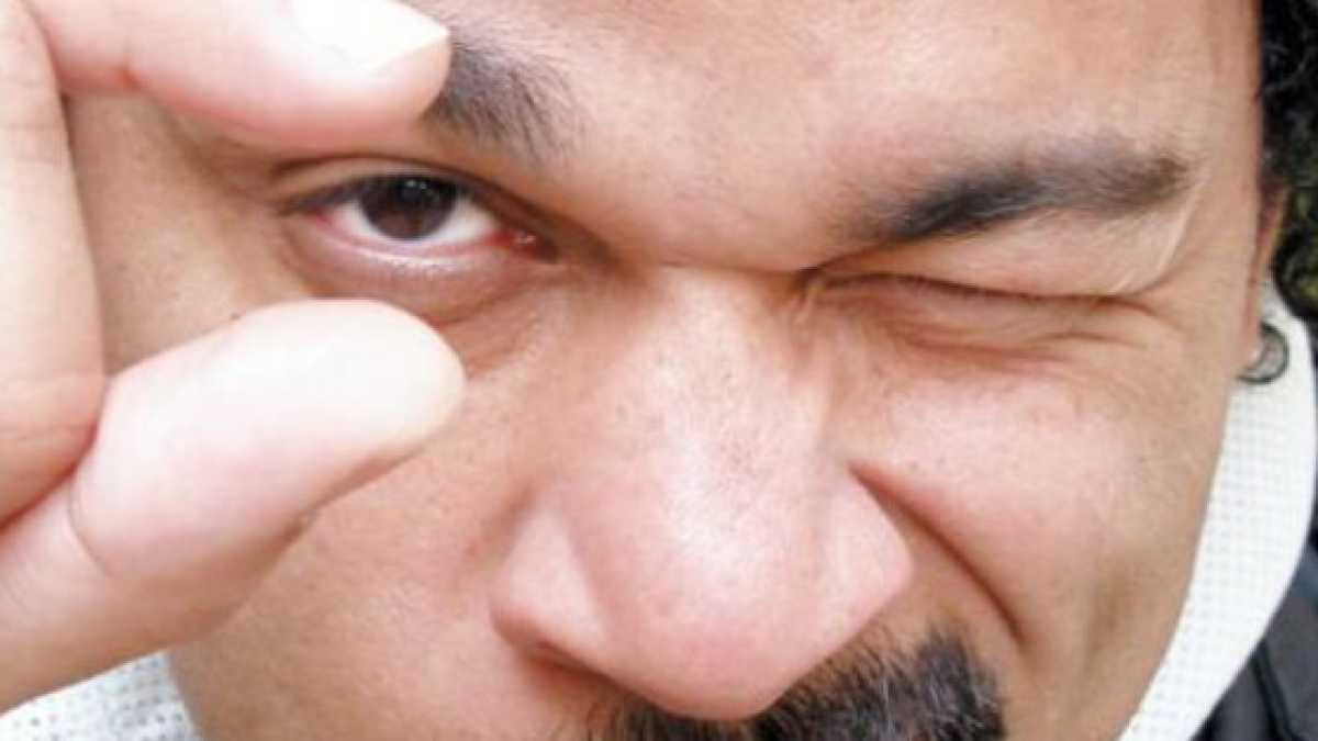 Immagine di Il comico antisemita Dieudonné M’bala M’bala è fuori da Facebook e Instagram