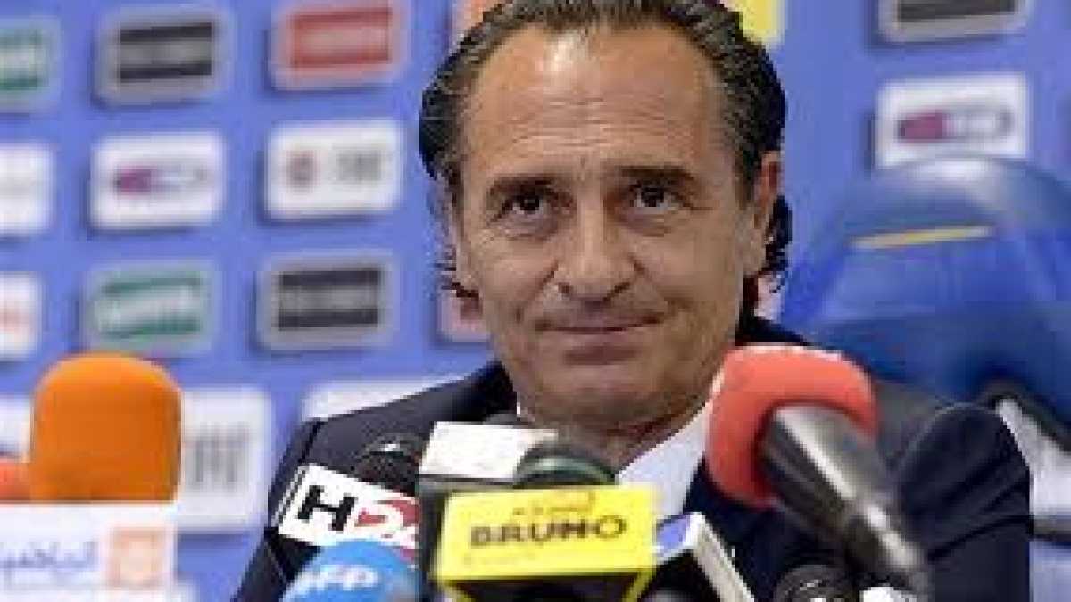 Immagine di Applausi ai secondi. E Prandelli parla di "paese vecchio"