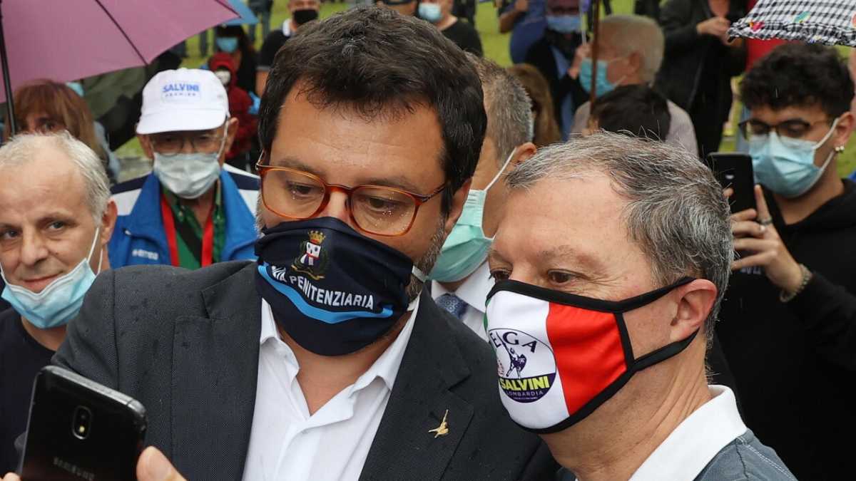 Immagine di Matteo Salvini contro Matteo Salvini