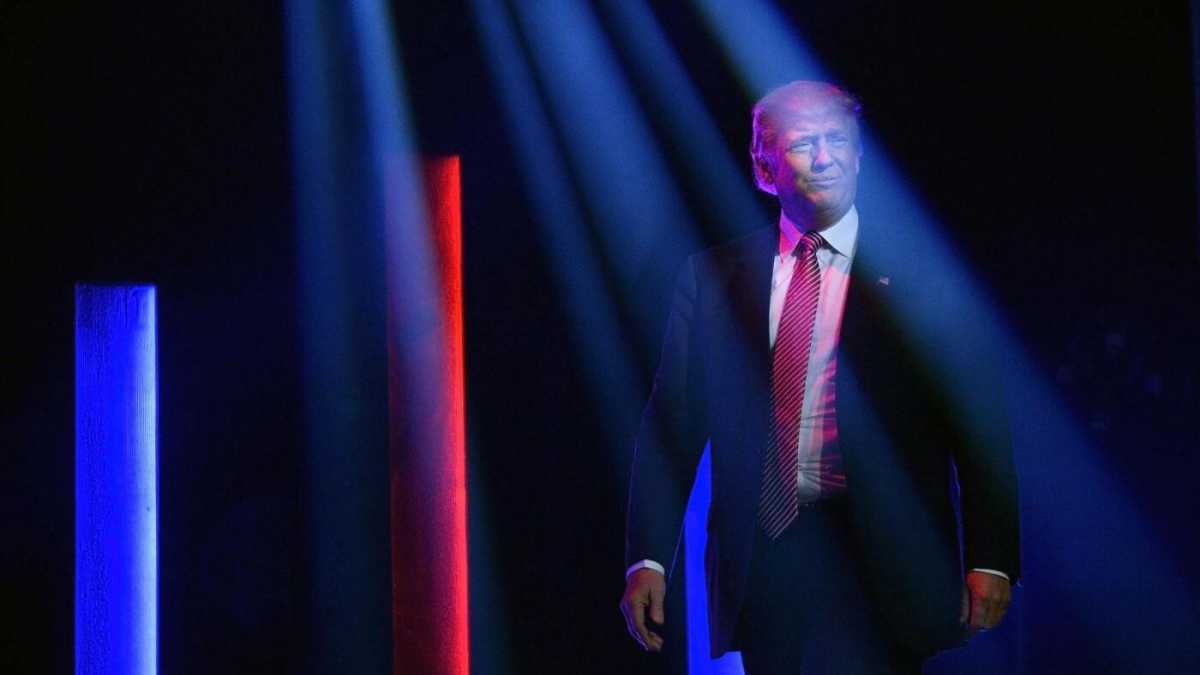 Immagine di Trump e il muro "moderato" con il Messico