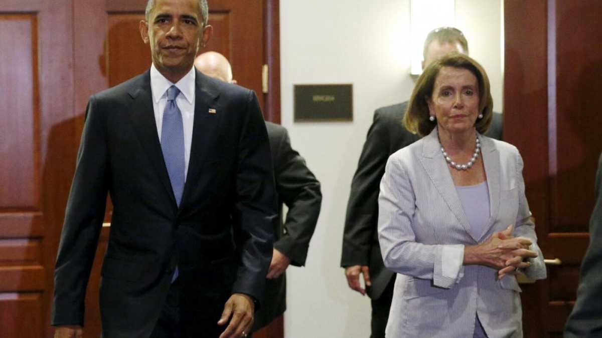 Immagine di Nancy Pelosi si ribella a Obama perché anche l’amore più folle ha bisogno ogni tanto di una carezza