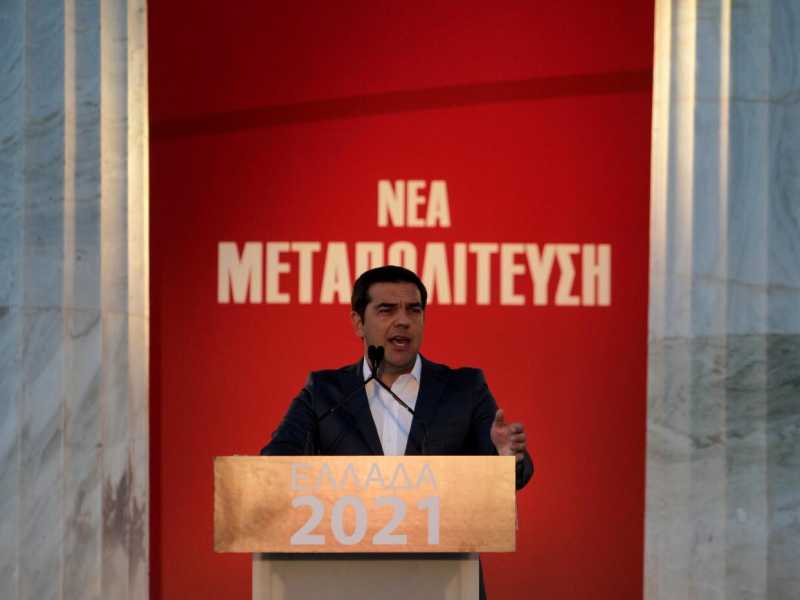 Discorso del primo ministro greco Alexis Tsipras in Parlamento ad Atene (foto LaPresse)