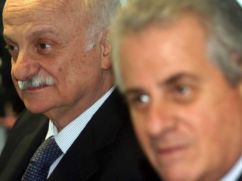 Mario Mori (in primo piano Claudio Scajola) (foto LaPresse)