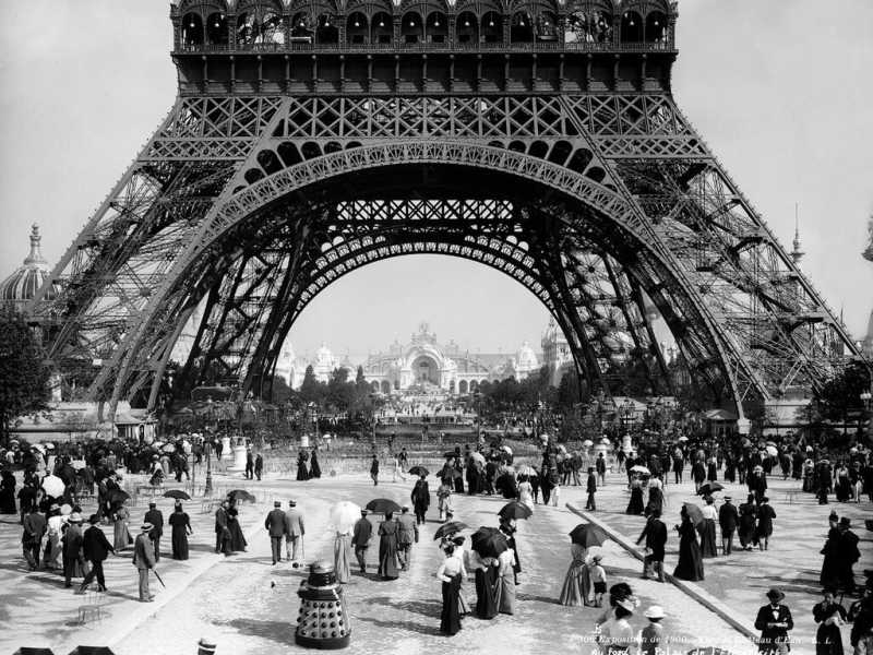 La Tour Eiffel venne inaugurata nel 1889. Già da tempo a Parigi non si costruivano più le grandi chiese di un tempo