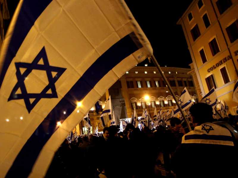 Una manfiestazione in solidariet&agrave; con Israele a Roma (foto LaPresse)