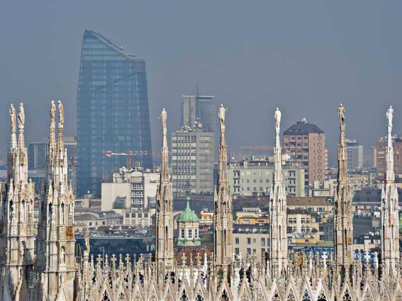 I totem della nuova Milano