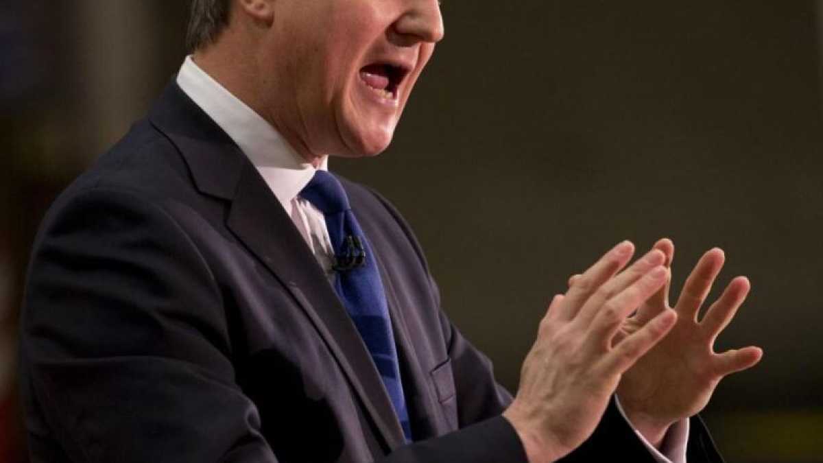 Immagine di Cameron fa il duro sull’immigrazione