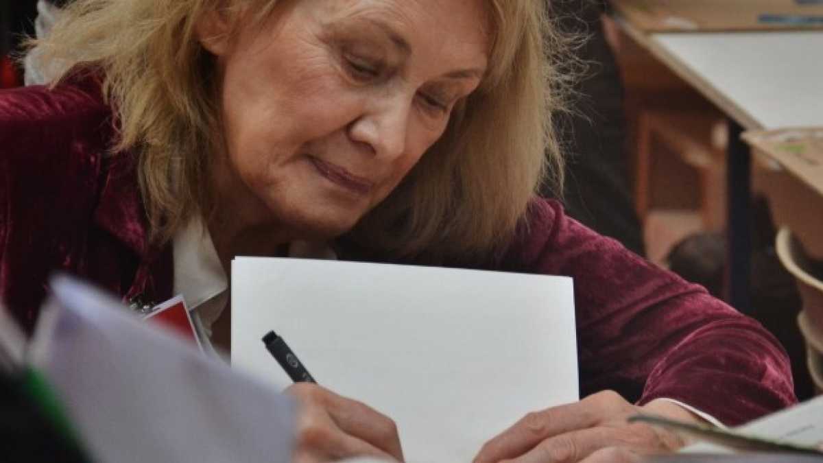 Immagine di La passione semplice di Annie Ernaux