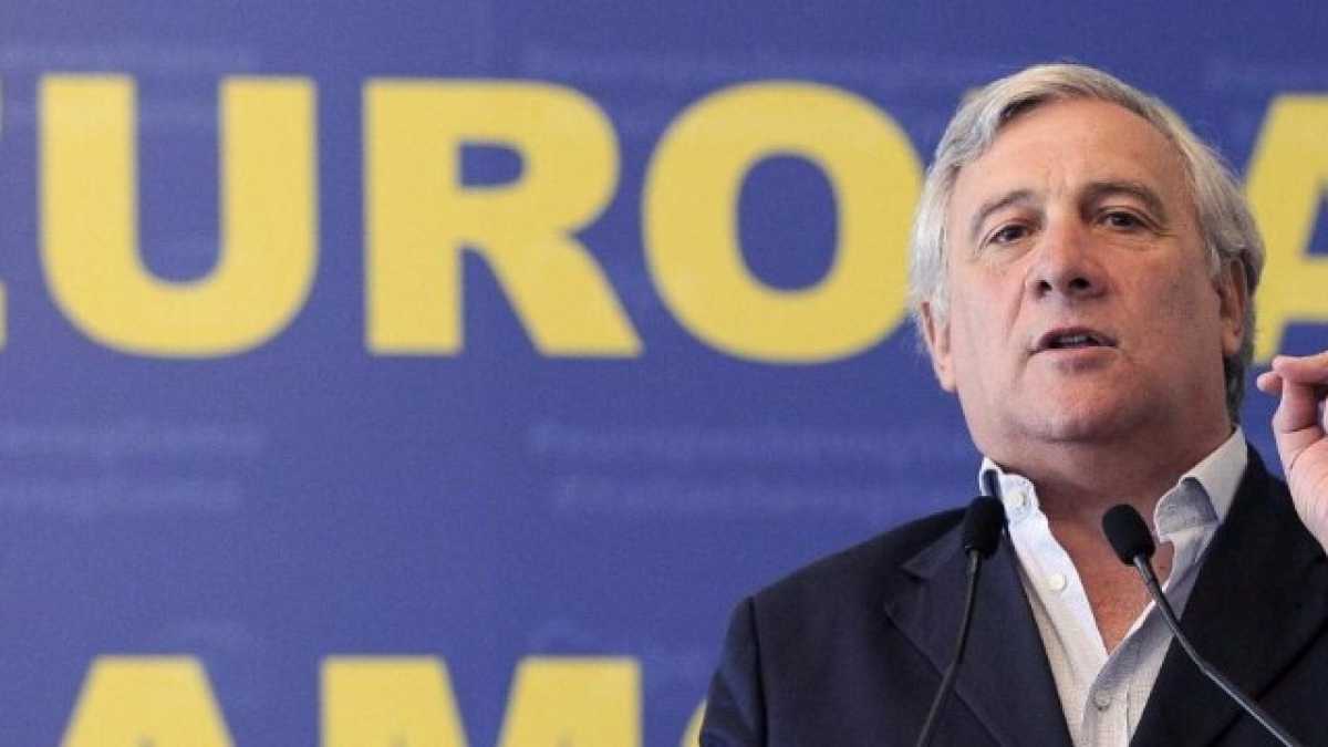 Immagine di Agenda Tajani: è uno, trino e ubiquo