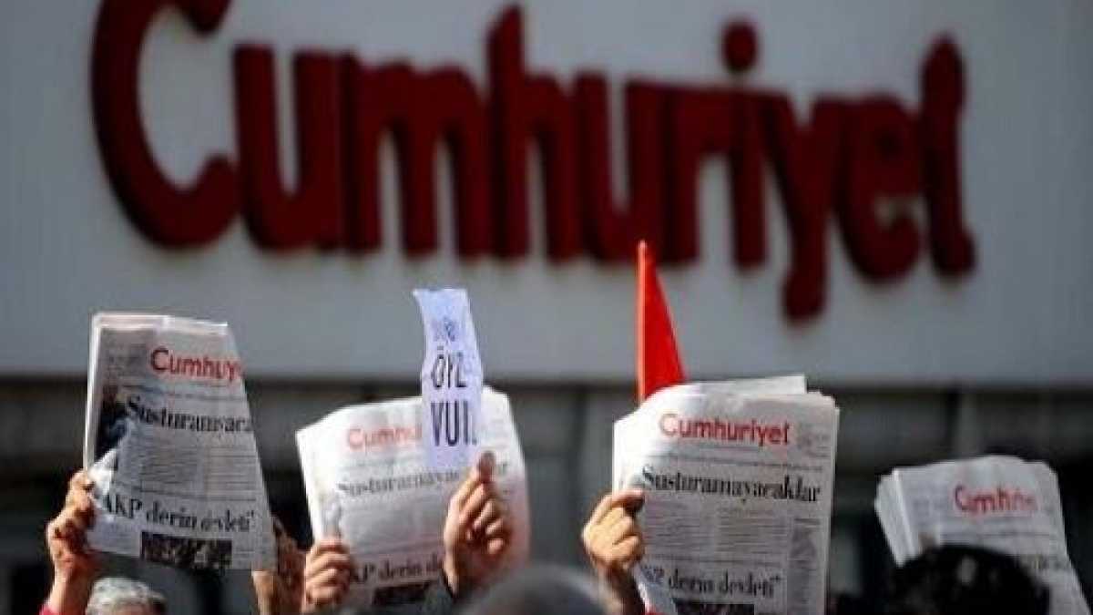 Immagine di In Turchia condannati i due giornalisti che ripubblicarono una vignetta di Charlie Hebdo