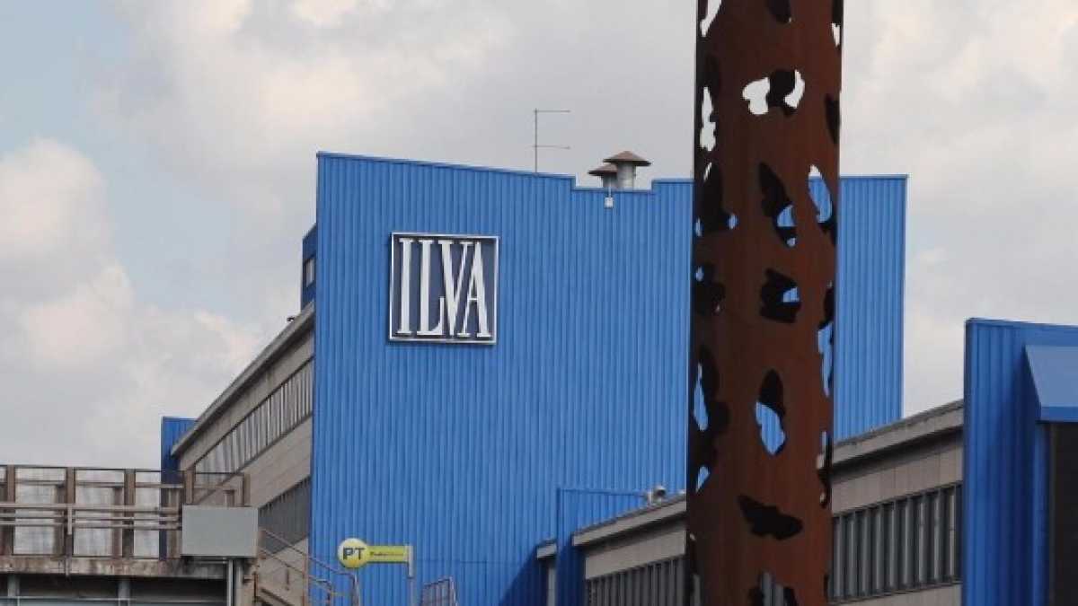 Immagine di Accordo tra governo e sindacati sull'Ilva: cassa integrazione ridotta a 3.300 lavoratori