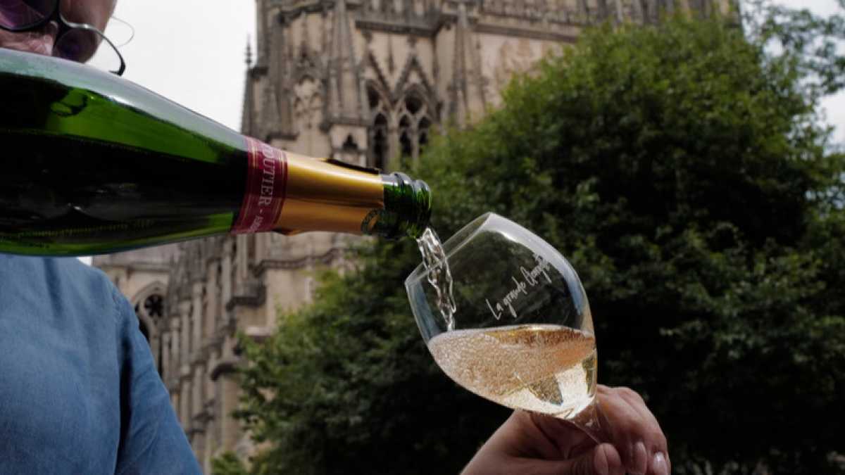 Immagine di Niente feste, niente champagne: il Covid ha messo in crisi le bollicine