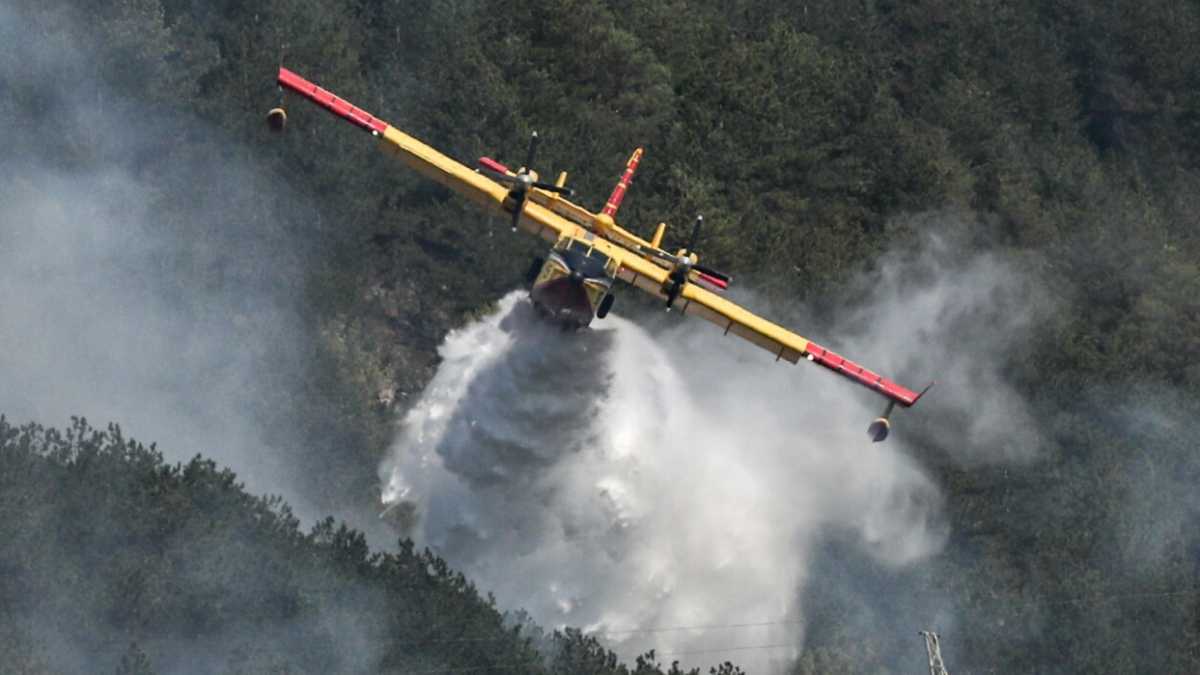 Immagine di Come si tornerà a scuola e gli incendi attorno a L'Aquila