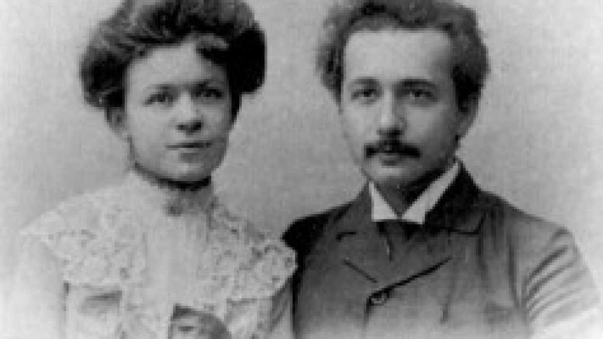 Immagine di Gli amanti che hanno accoltellato il compagno di lei e gli hanno dato fuoco. Einstein, traditore incorreggibile